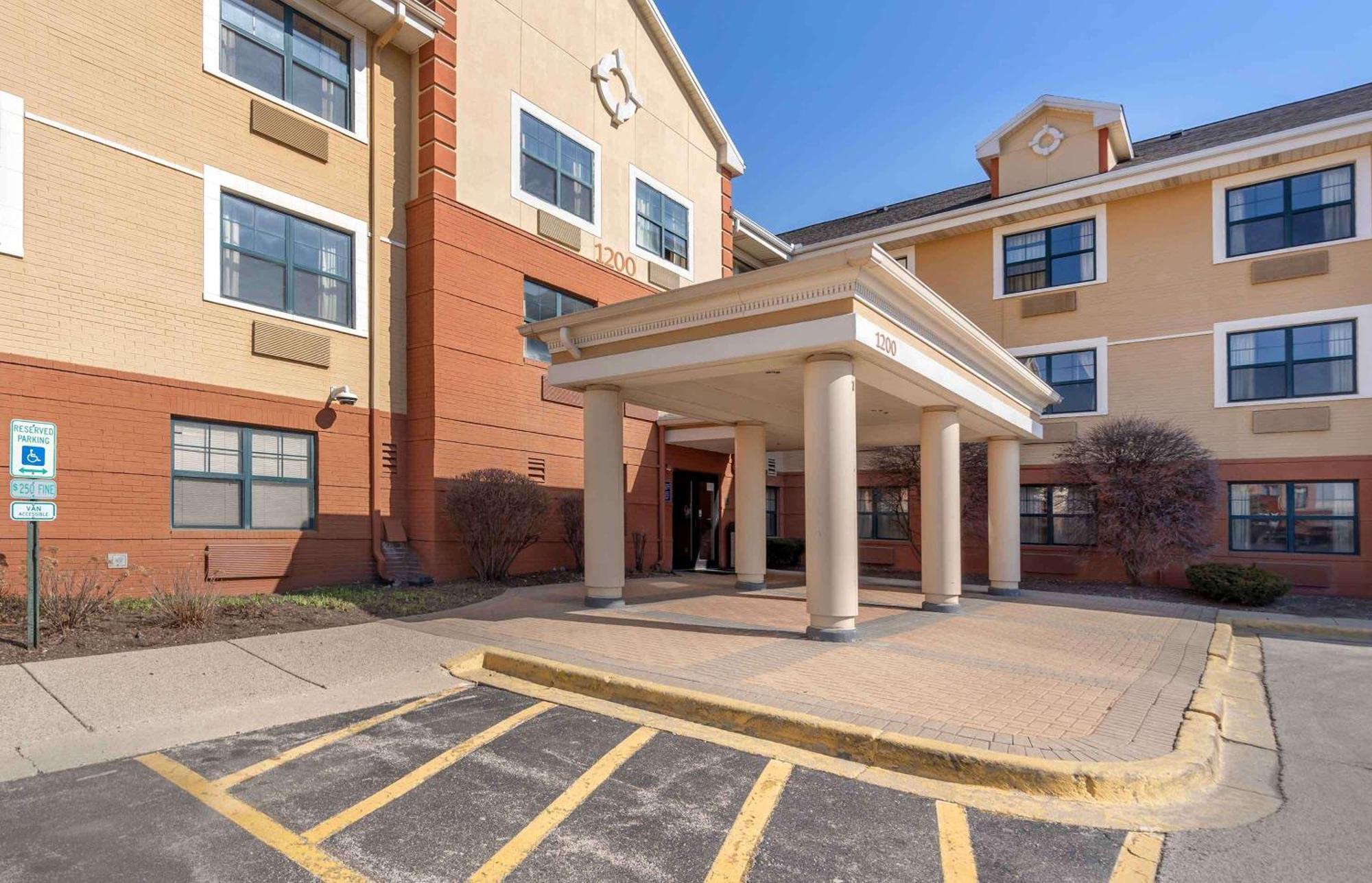 Extended Stay America Suites - Chicago - Woodfield Mall Schaumburg Bagian luar foto