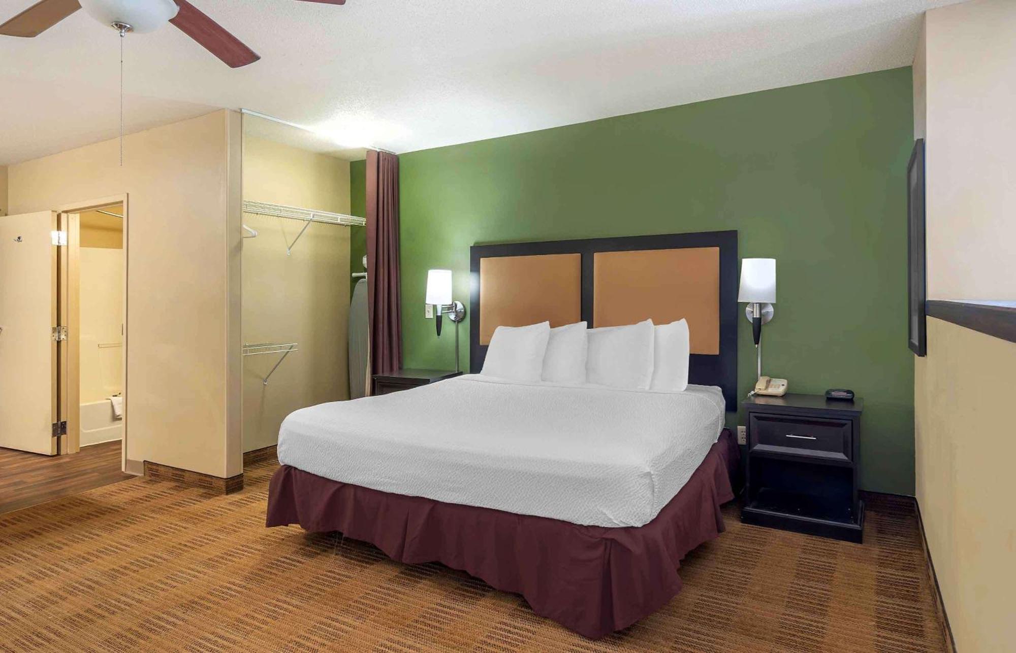 Extended Stay America Suites - Chicago - Woodfield Mall Schaumburg Bagian luar foto