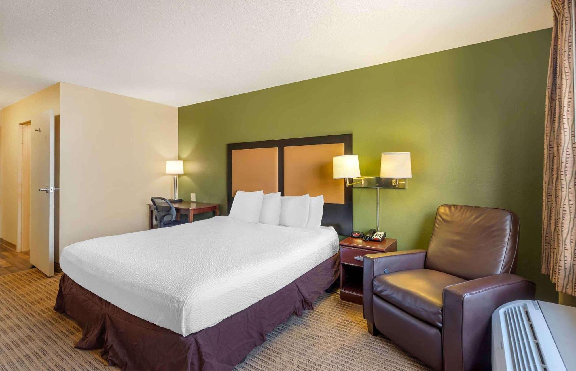 Extended Stay America Suites - Chicago - Woodfield Mall Schaumburg Bagian luar foto