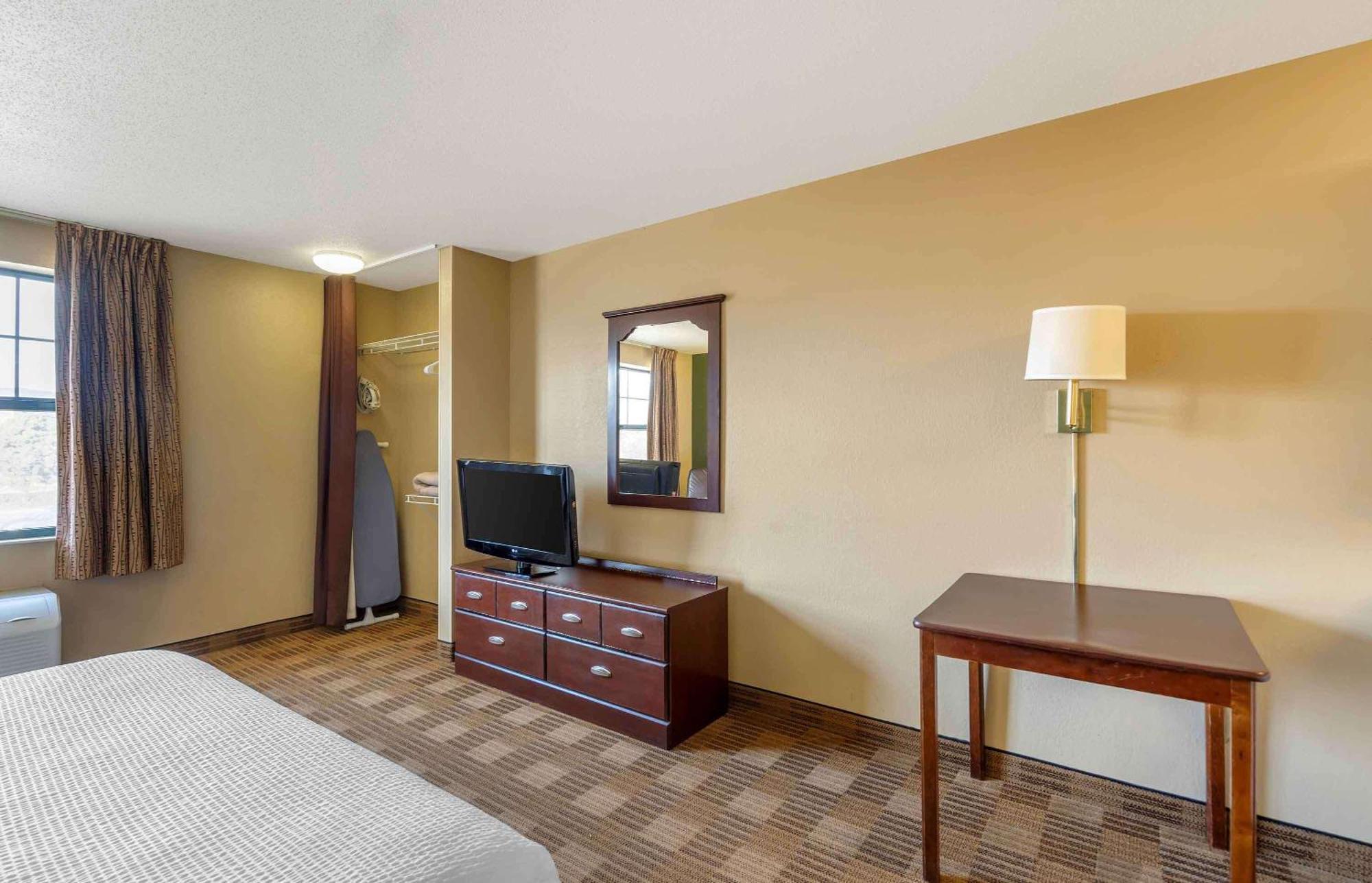 Extended Stay America Suites - Chicago - Woodfield Mall Schaumburg Bagian luar foto