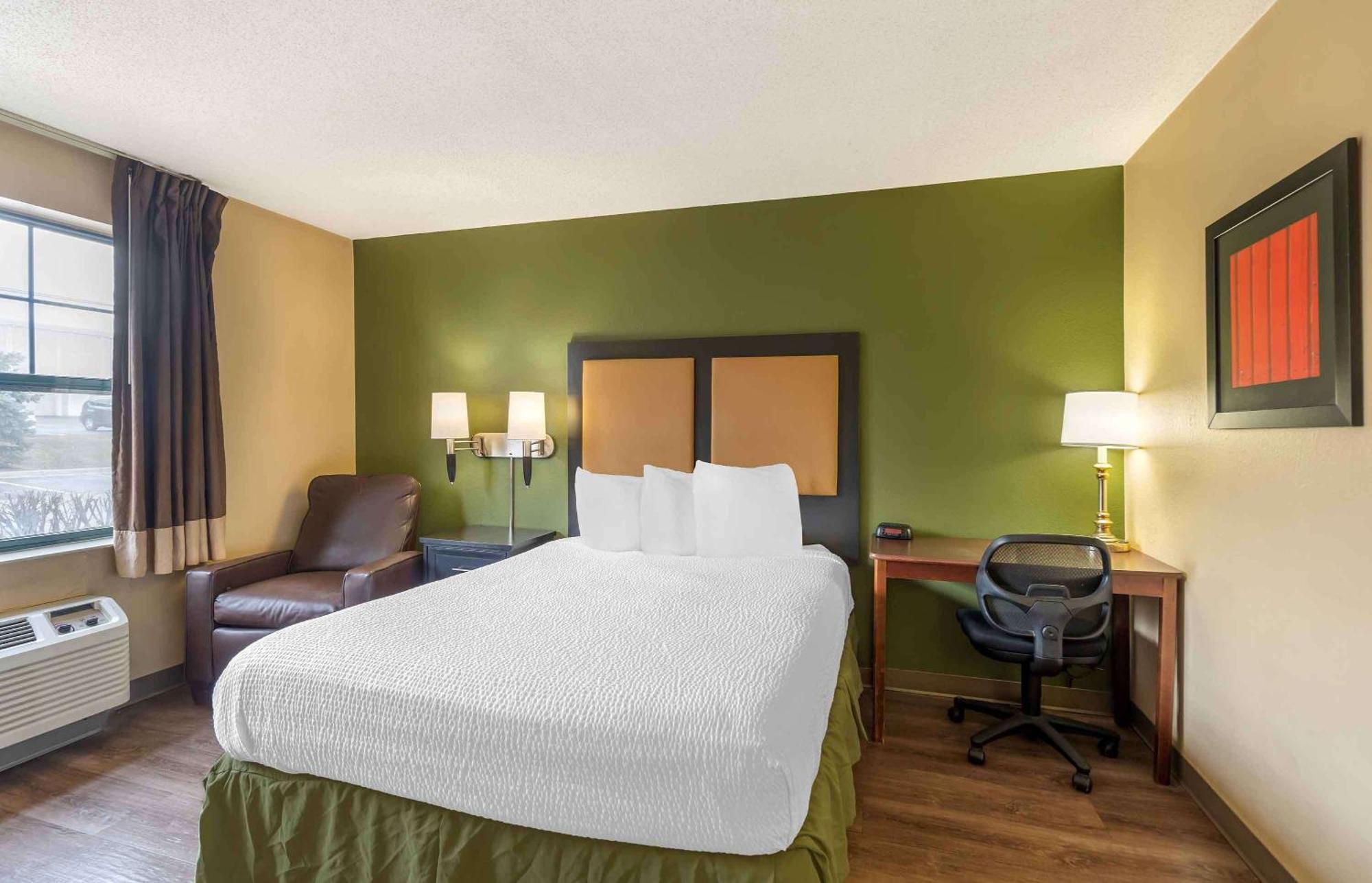 Extended Stay America Suites - Chicago - Woodfield Mall Schaumburg Bagian luar foto